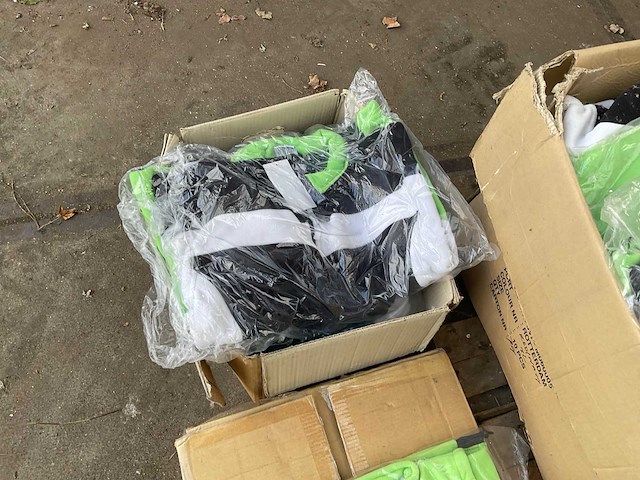 Outdoor vesten (fleecetrui) - afbeelding 3 van  7