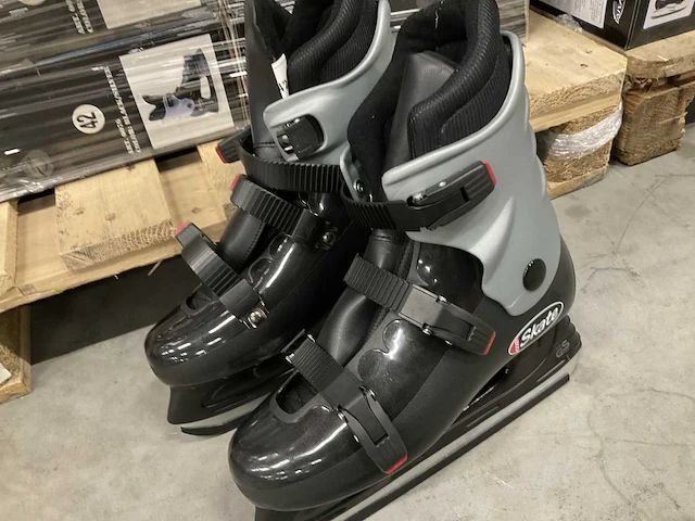 Outrage ijshockeyschaatsen maat 42 (40x) - afbeelding 3 van  4