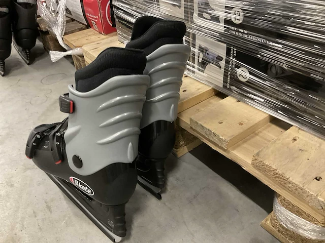 Outrage ijshockeyschaatsen maat 42 (40x) - afbeelding 4 van  4