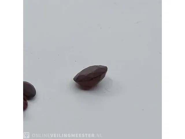 Ovaal geslepen natuurlijke robijnen - afbeelding 6 van  8