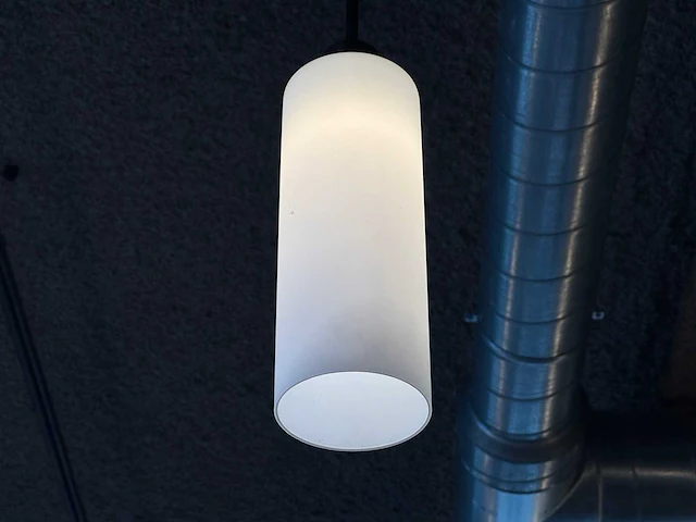 Ovale hanglamp met melkglazen kappen - afbeelding 4 van  7