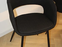 Ovale vergadertafel met tien gestoffeerde stoelen. tafel met houten blad en metalen kruispoot. - afbeelding 4 van  5