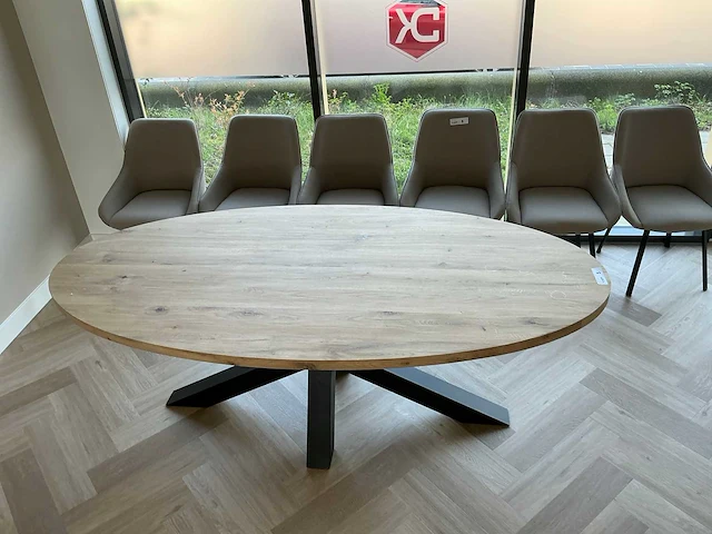 Ovalen eetkamertafel met matrixpoot - afbeelding 3 van  4