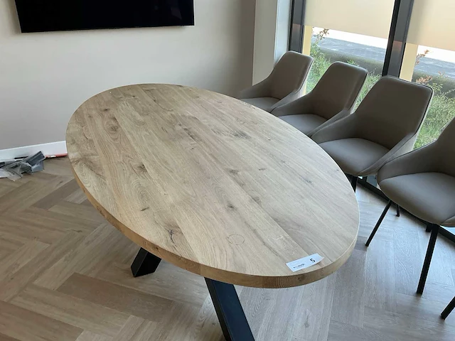 Ovalen eetkamertafel met matrixpoot - afbeelding 4 van  4