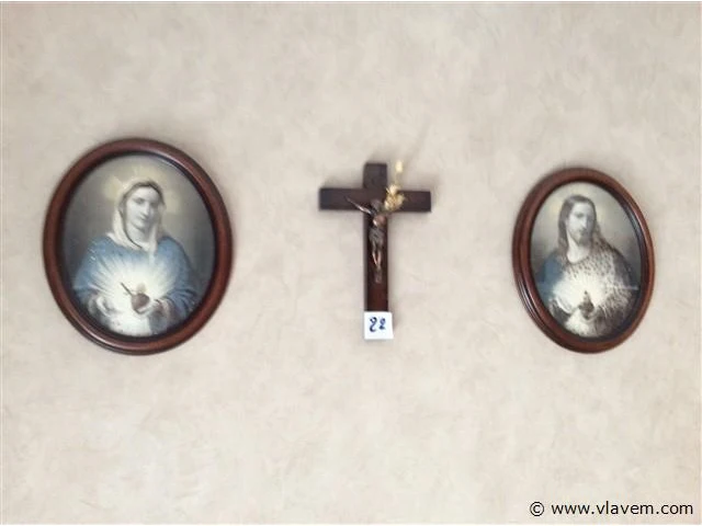 Ovalen kaders 2stuks + kruisbeeld - afbeelding 1 van  4