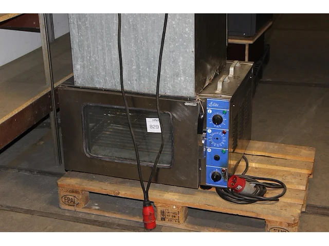 Oven elite model d311g/05, 380 volt. afmeting 84 x 67 x 50cm. - afbeelding 1 van  2