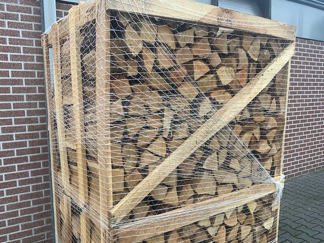 Oven gedroogd eiken haardhout 8m³ (4x pallet) - afbeelding 2 van  10