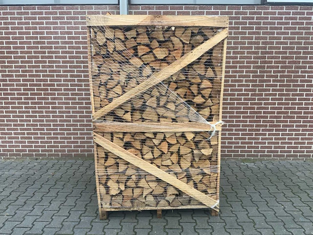 Oven gedroogd eiken haardhout 8m³ (4x pallet) - afbeelding 5 van  10