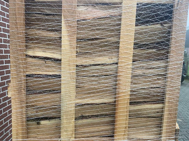 Oven gedroogd eiken haardhout 8m³ (4x pallet) - afbeelding 9 van  10