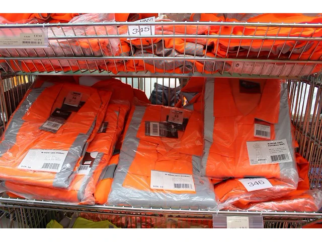 Overalls in diverse maten en uitvoeringen, 10 stuks. excl. draadmand - afbeelding 1 van  2