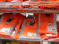 Overalls in diverse maten en uitvoeringen, 10 stuks. excl. draadmand - afbeelding 1 van  2