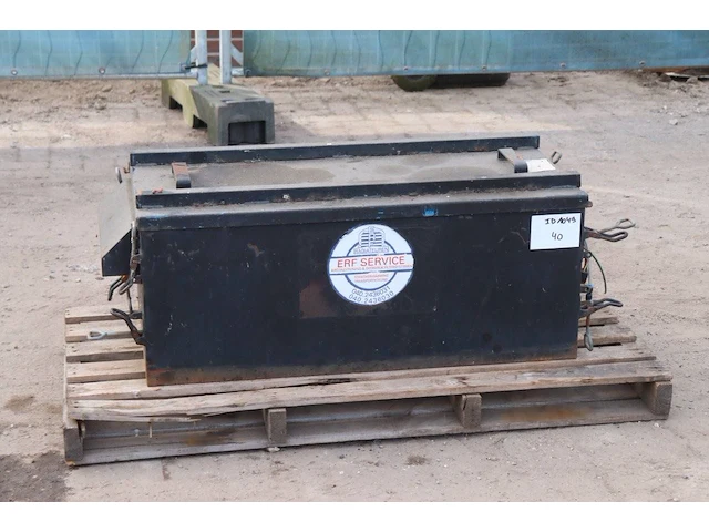 Overdrukbox shovel at mao 10 - afbeelding 1 van  1