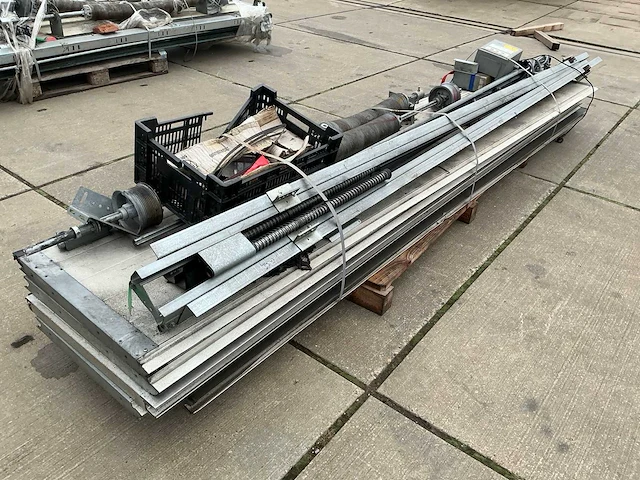Overhead deur (3,53x2,86 mtr) - afbeelding 7 van  11