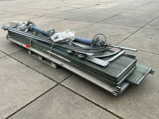 Overhead deur (4,05x3,04 mtr) - afbeelding 1 van  9