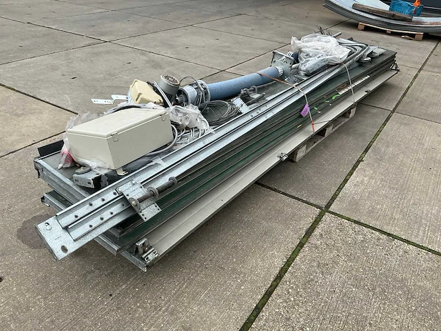 Overhead deur (4,05x3,04 mtr) - afbeelding 2 van  9