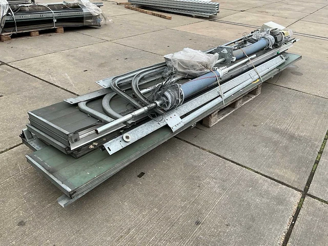 Overhead deur (4,05x3,04 mtr) - afbeelding 4 van  9