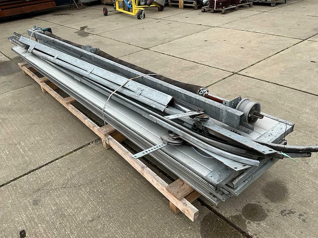 Overhead deur (4,05x3,20 mtr) - afbeelding 4 van  9