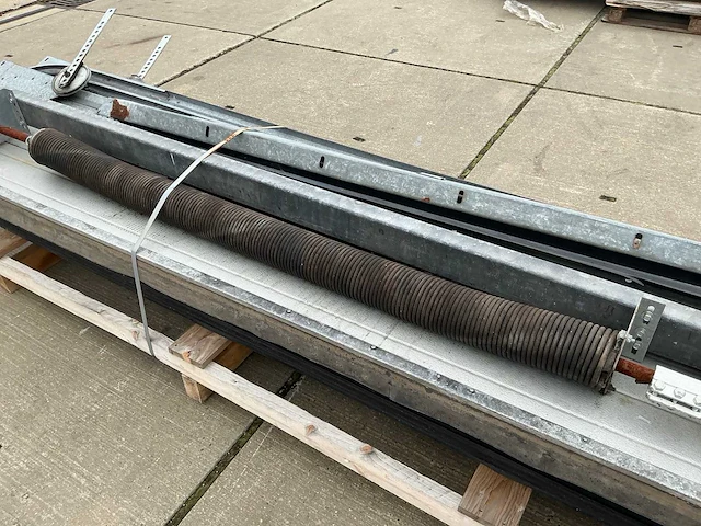 Overhead deur (4,05x3,20 mtr) - afbeelding 8 van  9