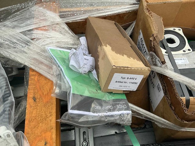 Overheaddeur (2,20x3,75 mtr) ongebruikt - afbeelding 2 van  17