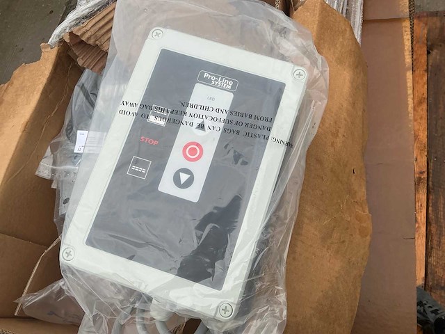 Overheaddeur (2,20x3,75 mtr) ongebruikt - afbeelding 8 van  17