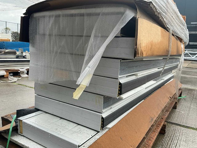 Overheaddeur (2,20x3,75 mtr) ongebruikt - afbeelding 14 van  17