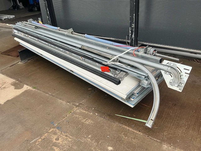 Overheaddeur (3,04x2,80 mtr) - afbeelding 3 van  10