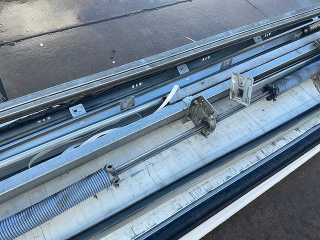 Overheaddeur (3,05x2,85 mtr) - afbeelding 8 van  11