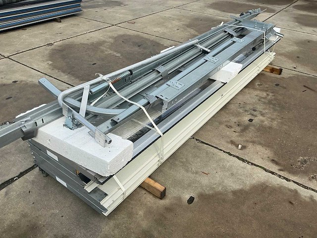 Overheaddeur (3,05x3,18 mtr) - afbeelding 1 van  12