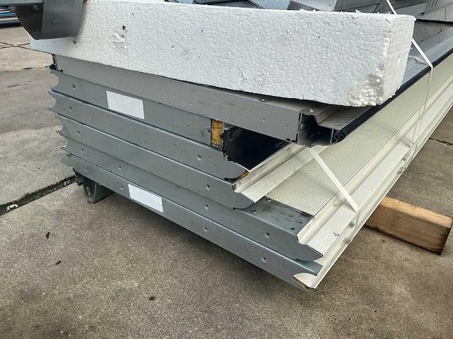 Overheaddeur (3,05x3,18 mtr) - afbeelding 7 van  12