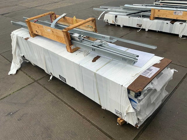 Overheaddeur (3,06x3,50 mtr) ongebruikt - afbeelding 6 van  13