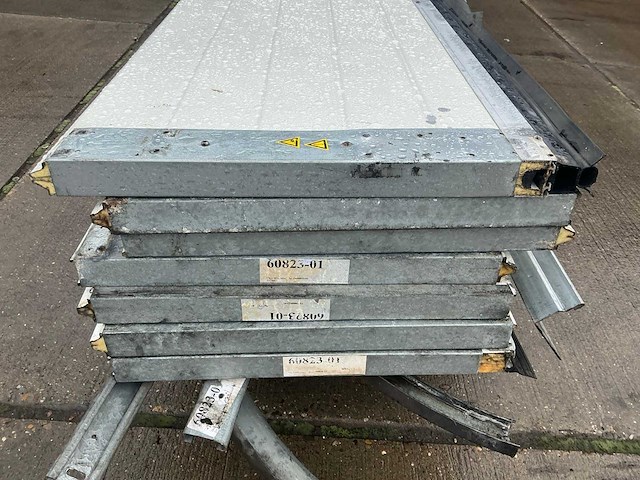 Overheaddeur (4,23x3,58 mtr) - afbeelding 5 van  11