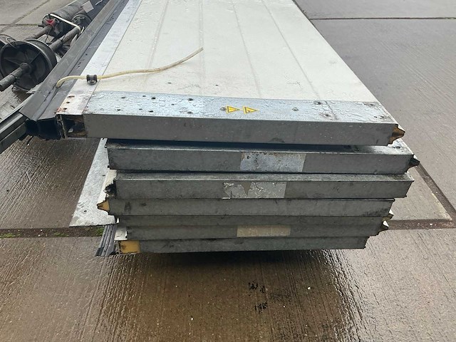 Overheaddeur (4,23x3,58 mtr) - afbeelding 8 van  11