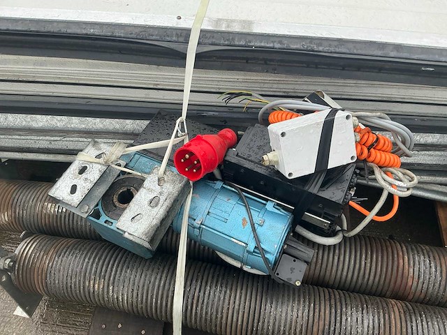 Overheaddeur (4,23x3,58 mtr) - afbeelding 10 van  11