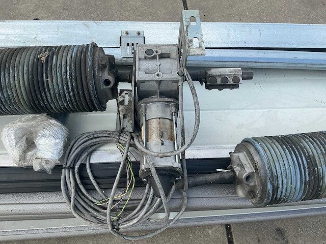 Overheaddeur (4,70x4,70 mtr) - afbeelding 11 van  12