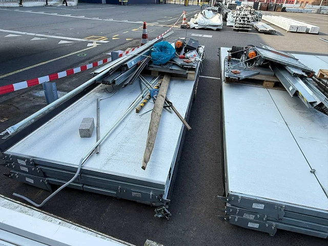 Overheaddeuren, snelsluitdeur en loopdeuren (10x) - afbeelding 16 van  18