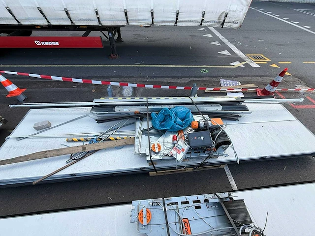 Overheaddeuren, snelsluitdeur en loopdeuren (10x) - afbeelding 5 van  18