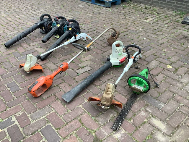 Overig bos- en tuingereedschap (8x) - afbeelding 2 van  3