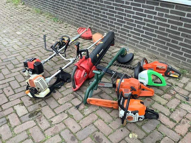 Overig bos- en tuingereedschap (9x) - afbeelding 1 van  5