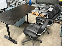 Overig kantoorinventaris: bureau, laden kast en 2 bureaustoelen. - afbeelding 5 van  11
