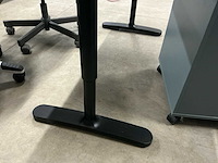 Overig kantoorinventaris: bureau, laden kast en 2 bureaustoelen. - afbeelding 9 van  11