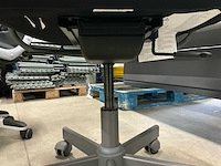 Overig kantoorinventaris: bureau, laden kast en 2 bureaustoelen. - afbeelding 11 van  11