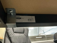 Overig kantoorinventaris: bureau, laden kast en 2 bureaustoelen. - afbeelding 6 van  11