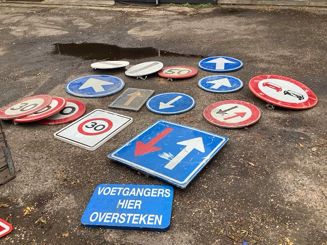 Overige aannemersmateriaal (16x) - afbeelding 1 van  5