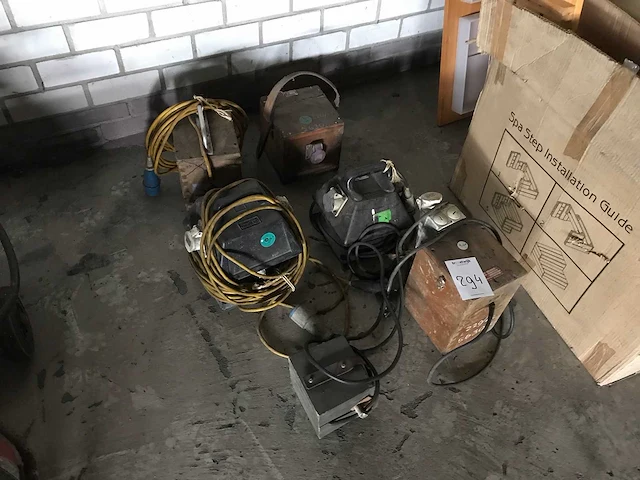 Overige aannemersmateriaal (8x) - afbeelding 1 van  7