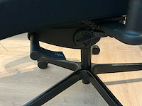 Overige kantoorinventaris/2 bureaus/ 2 bureau stoelen/ 1 kast. - afbeelding 5 van  8