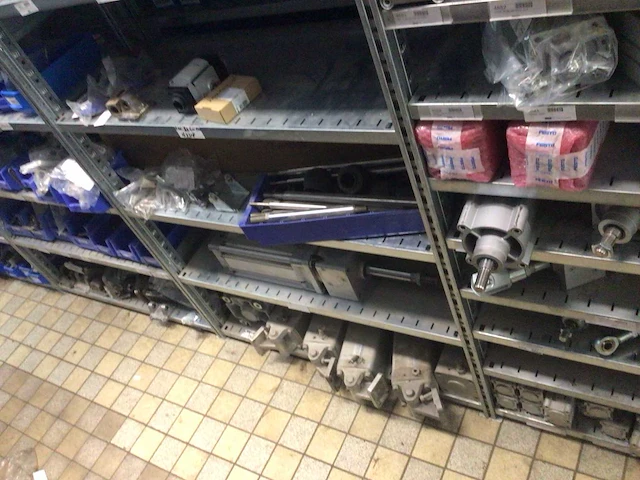 Overige magazijninventaris - afbeelding 16 van  71