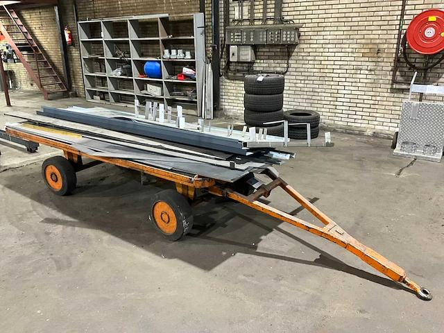 Overige metaalvoorraden op transportkar - afbeelding 1 van  10