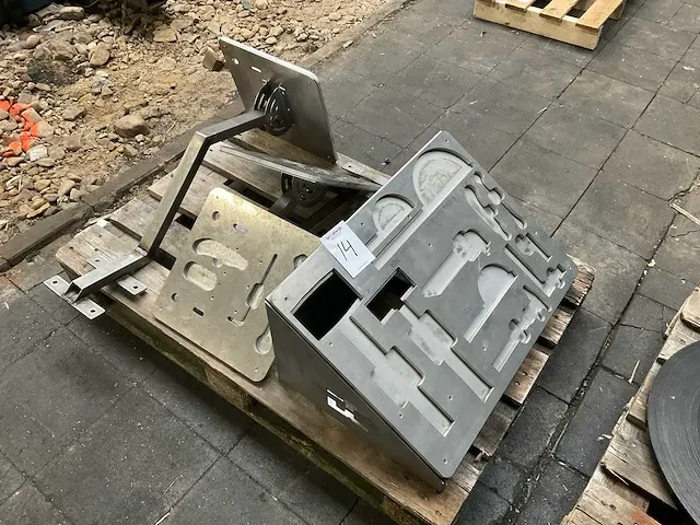 Overige werkplaatsinventaris - afbeelding 1 van  2