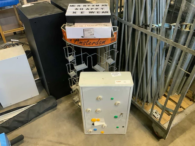Overige winkel inventaris (3x) - afbeelding 1 van  4