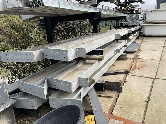 Overkapping constructie 32,00x 10,00 mtr (320m2) - afbeelding 1 van  15
